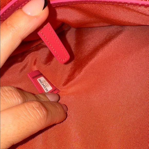 Authentic NEW CHANEL 19 Large Quilted Tweed O-Case in Coral/Pink - Picture 8 of 8